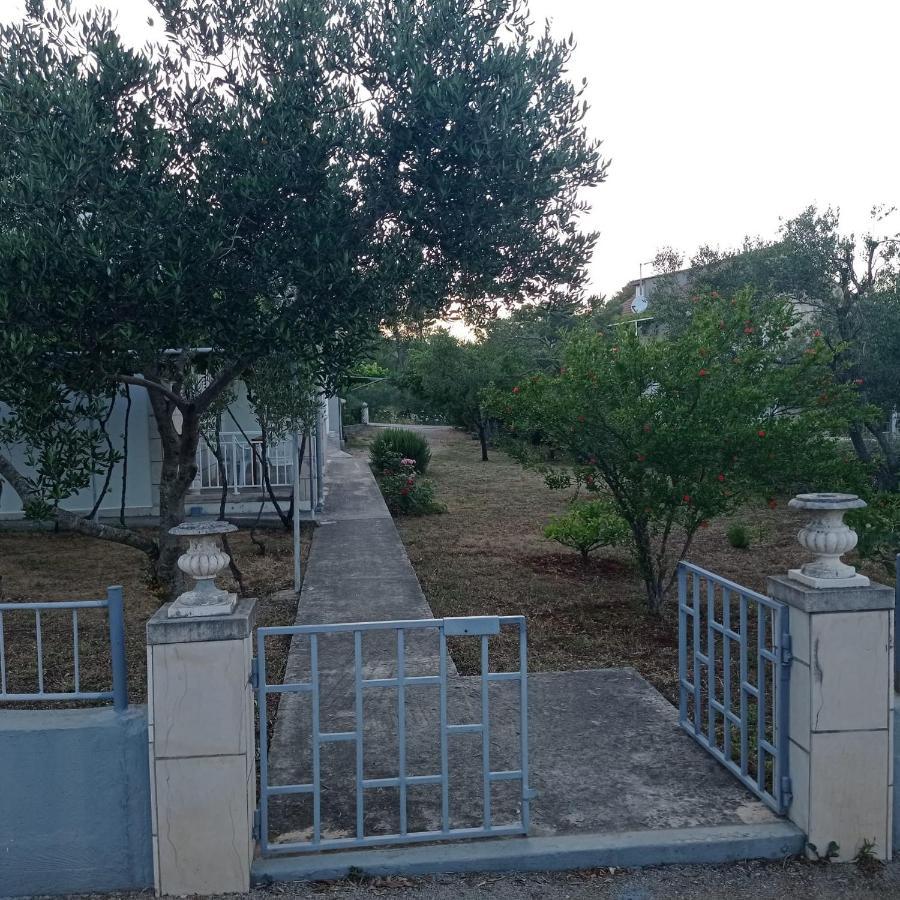 My Mediterranean Villa With Huge Garden And Own Parking Лумбарда Экстерьер фото