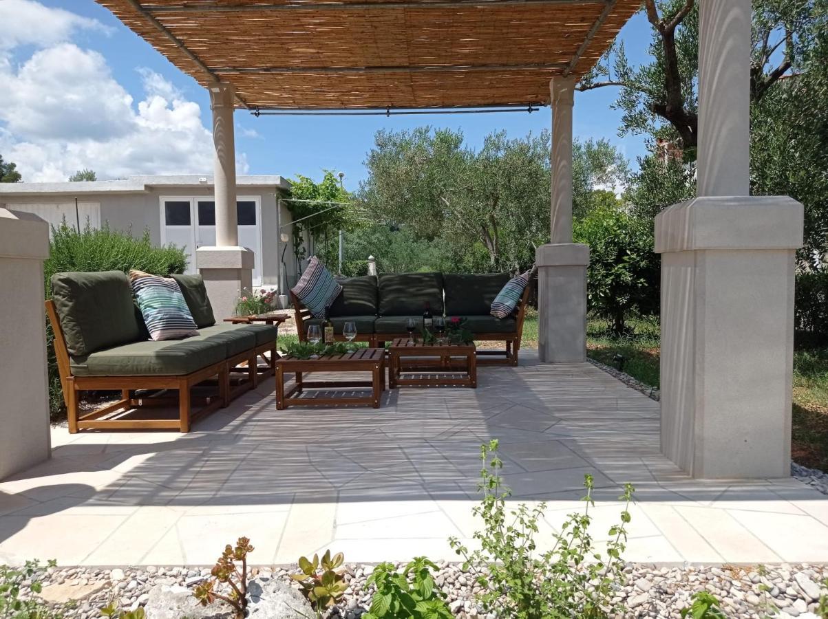 My Mediterranean Villa With Huge Garden And Own Parking Лумбарда Экстерьер фото